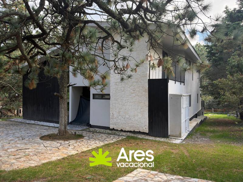 Cabaña residencial de lujo en Monterreal 2